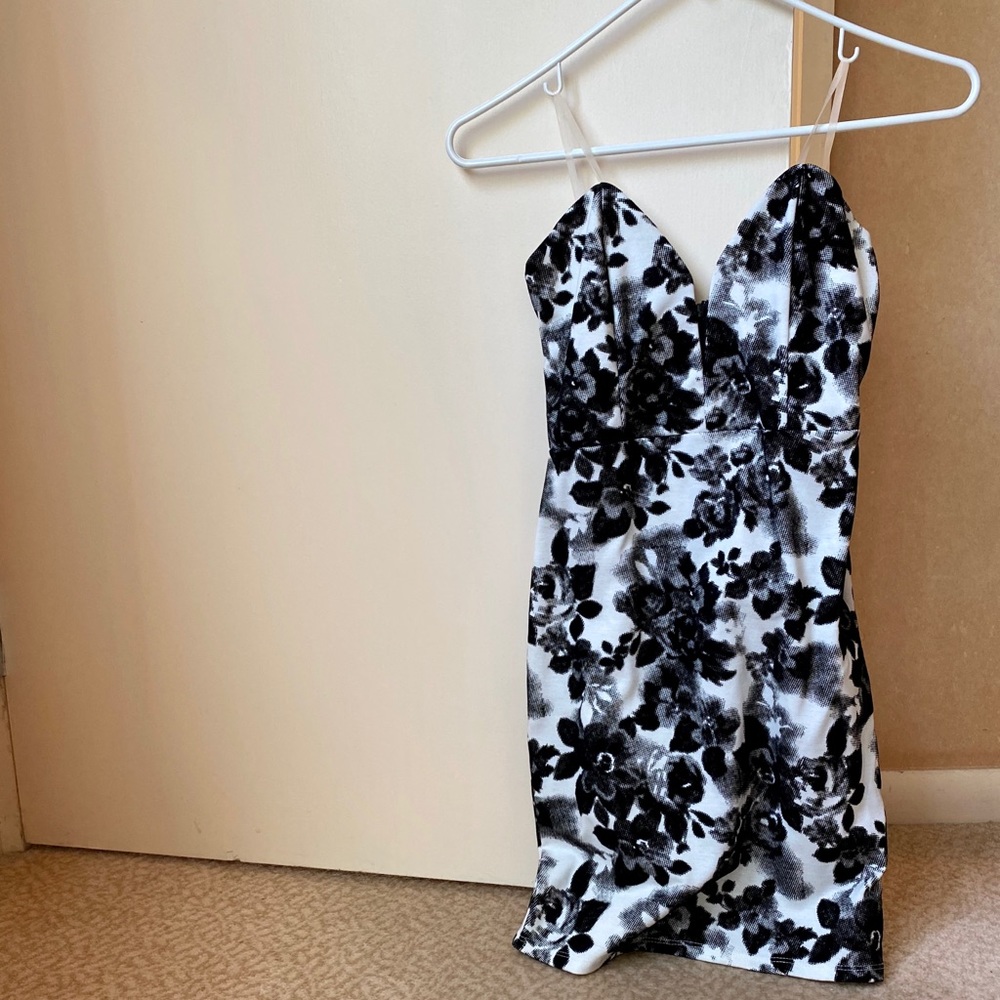 NEW w TAGS❣️ Solemio Strapless Dress, Small